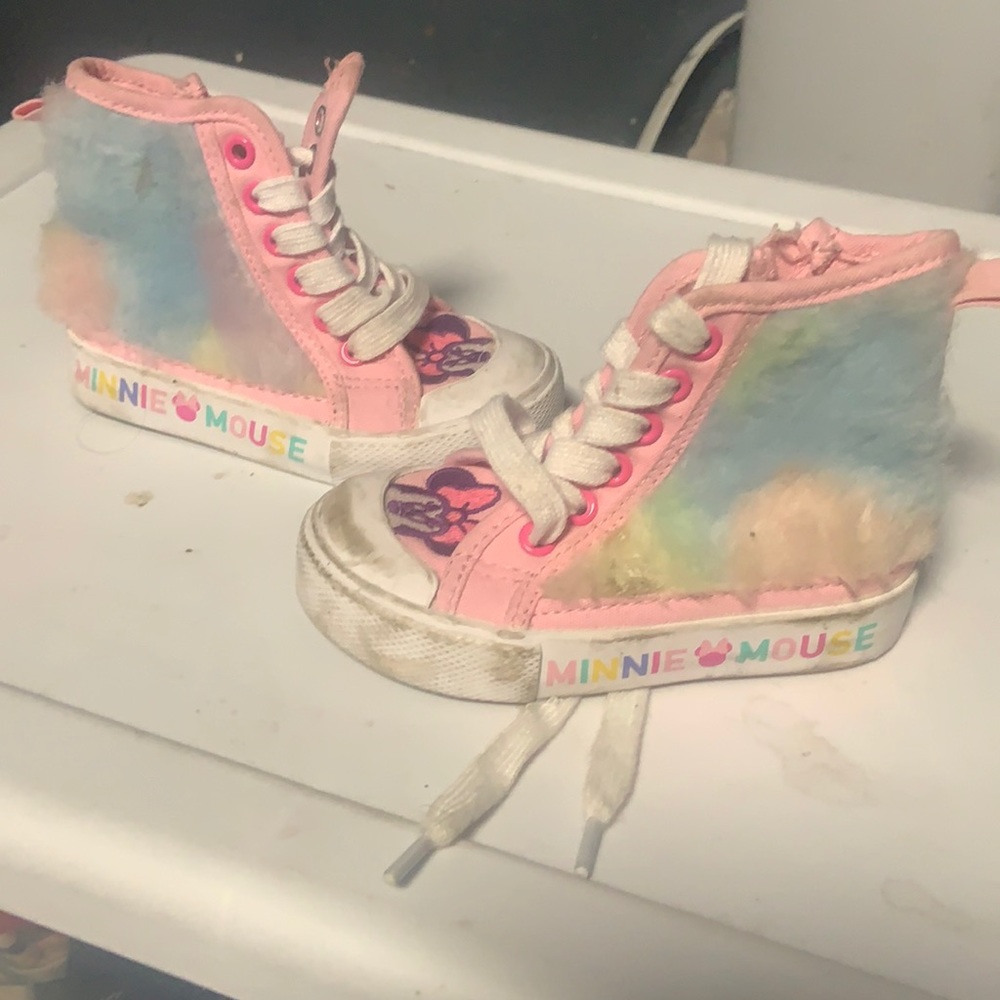 Minnie Mouse high tops